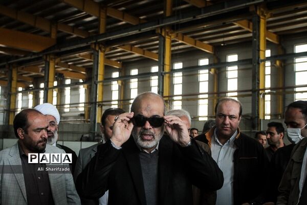 آیین واگذاری ۵۰۰ دستگاه اتوبوس شهری و ۵۰ بیل مکانیکی