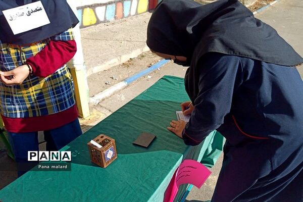برگزاری انتخابات شورای دانش‌آموزی در مدارس شهدای مدافع حرم و شهید قدرت بیگلو
