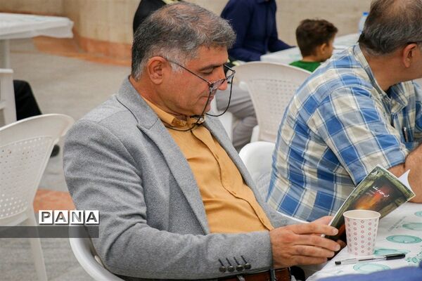 گردهمایی ناشران، نویسندگان، شاعران، فعالان کتابخانه‌ها در امیدیه