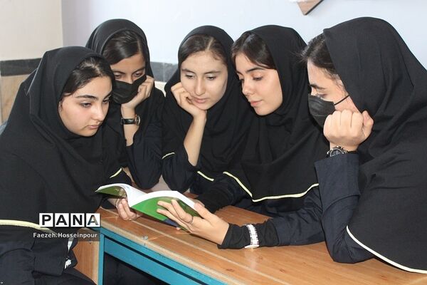 برگزاری مسابقه کتابخوانی در هنرستان سیمای ایمان بهارستان‌ دو