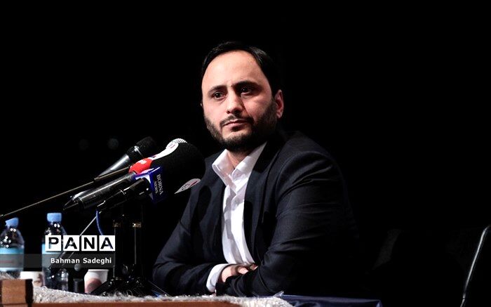نان رسانه‌های معاند در وارونه‌نمایی است