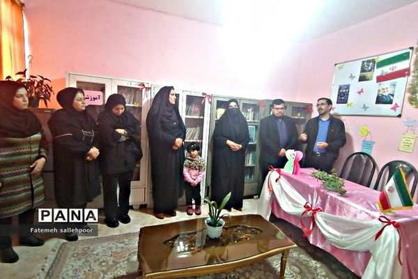 افتتاح کتابخانه دانش‌آموزی در شهرستان قرچک