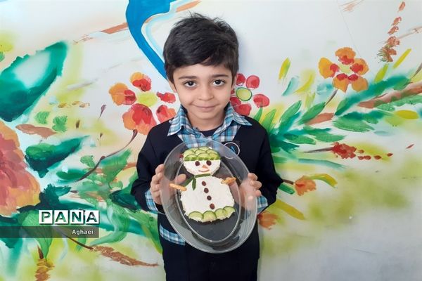 برگزاری مراسم صبحانه سلامت در دبستان احمد معینی منطقه ۱۳