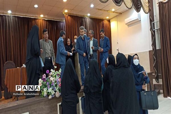 جلسه اداره سلامت و بهداشت اداره کل آموزش و پرورش فارس با مدیران  مدارس و مراقبان بهداشت‌ آباده