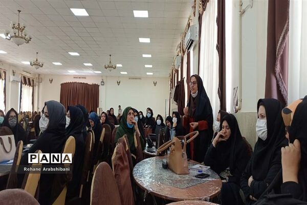 جلسه اداره سلامت و بهداشت اداره کل آموزش و پرورش فارس با مدیران  مدارس و مراقبان بهداشت‌ آباده