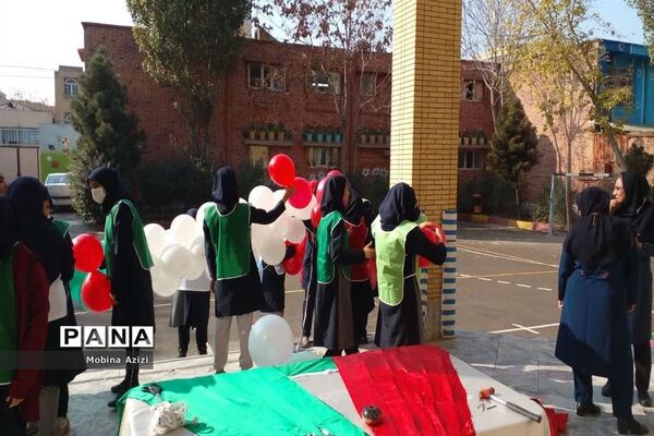 افتتاحیه المپیاد ورزشی درون مدرسه‌ای در دبیرستان ۱۳ آبان