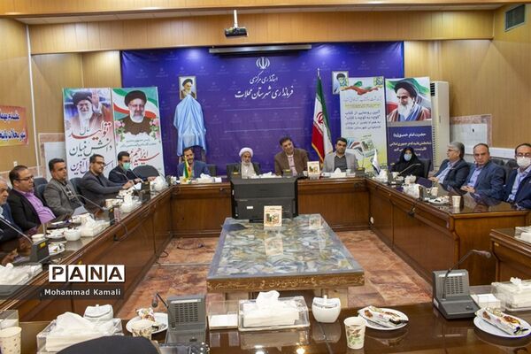 آئین رونمایی از کتاب فرهنگی محلاتی و تقدیر از فعالان فرهنگی