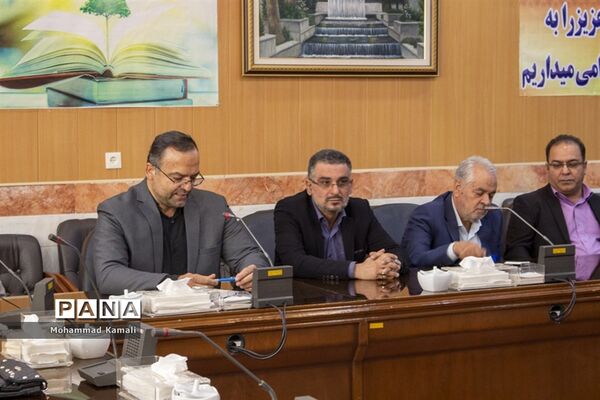 آئین رونمایی از کتاب فرهنگی محلاتی و تقدیر از فعالان فرهنگی