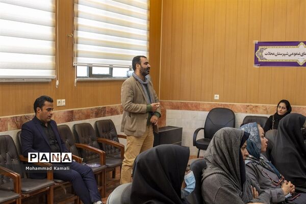 آئین رونمایی از کتاب فرهنگی محلاتی و تقدیر از فعالان فرهنگی