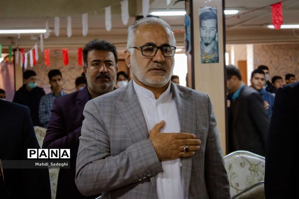 بزرگداشت شهدای دانش‌آموز در دبیرستان هاتف