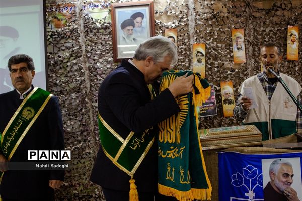 بزرگداشت شهدای دانش‌آموز در دبیرستان هاتف