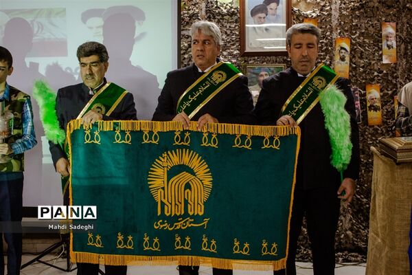 بزرگداشت شهدای دانش‌آموز در دبیرستان هاتف