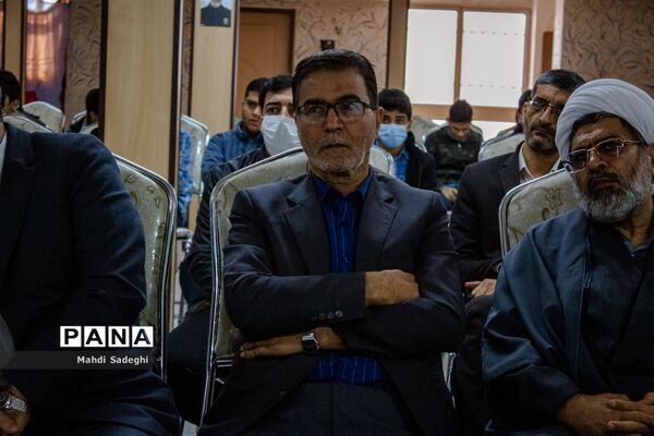 بزرگداشت شهدای دانش‌آموز در دبیرستان هاتف
