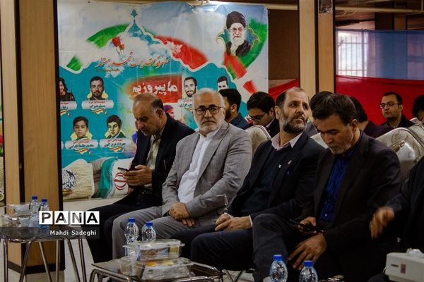 بزرگداشت شهدای دانش‌آموز در دبیرستان هاتف