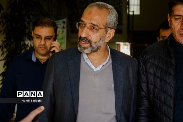 بزرگداشت شهدای دانش‌آموز در دبیرستان هاتف