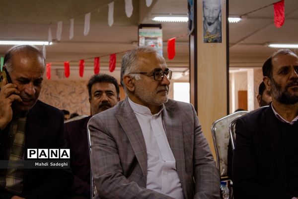 بزرگداشت شهدای دانش‌آموز در دبیرستان هاتف