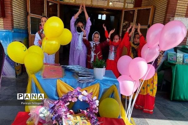 آغاز هفته کتاب‌ و کتابخوانی در آموزشگاه شهید روزبه‌نیا شهرستان قرچک