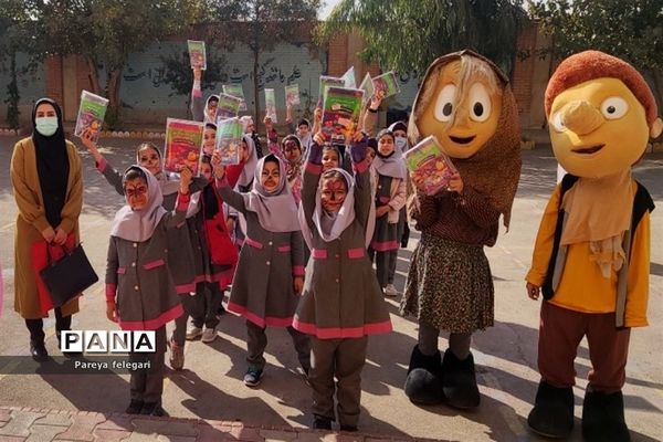 آغاز هفته کتاب‌ و کتابخوانی در آموزشگاه شهید روزبه‌نیا شهرستان قرچک