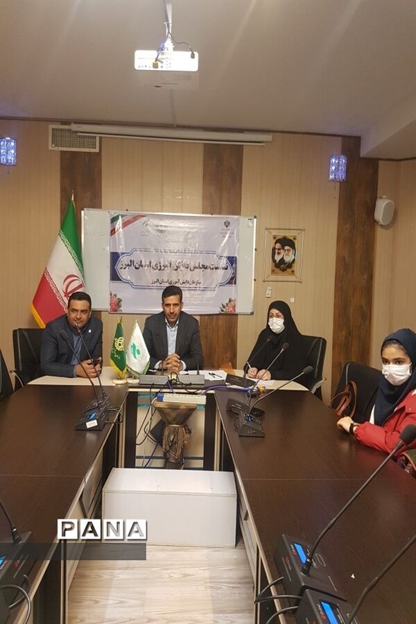 نشست اعضای منتخب مجلس دانش‌آموزی البرز