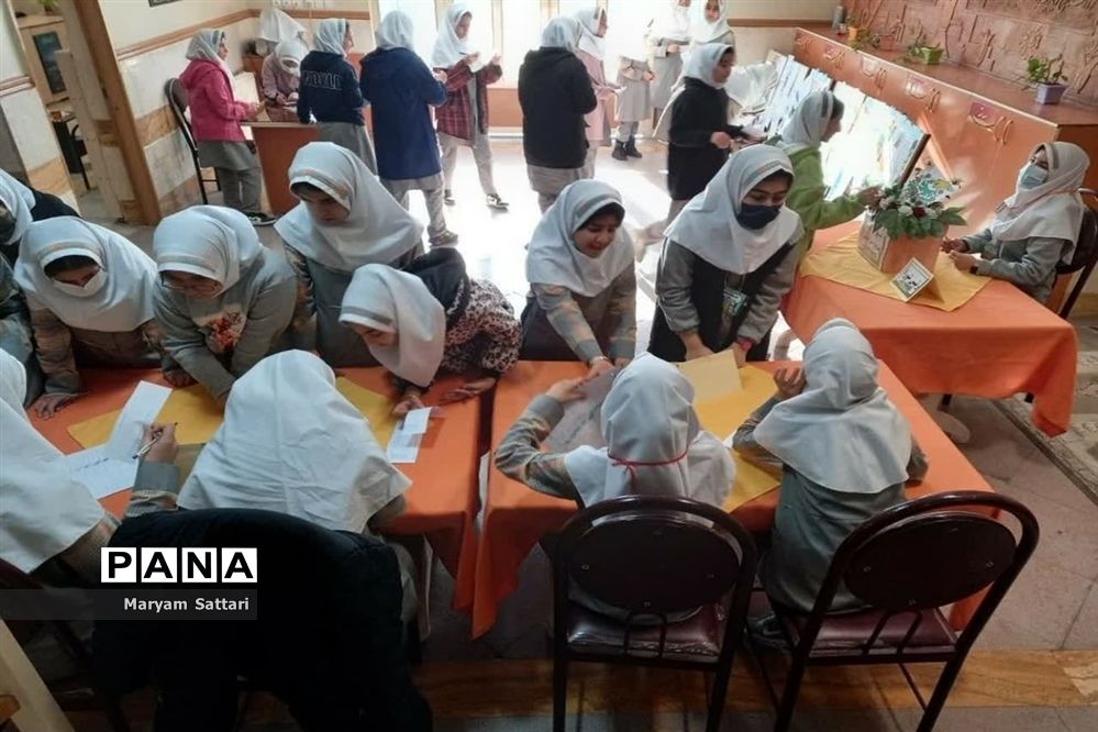 انتخابات شورای دانش‌آموزی دبستان دخترانه شاهد حضرت فاطمه زهرا(س)