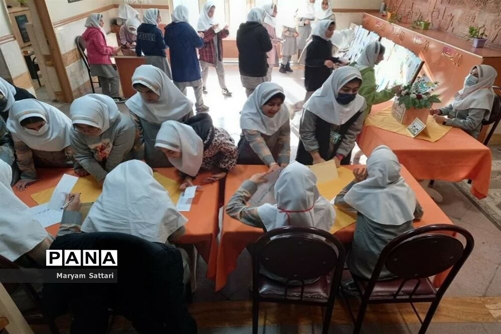انتخابات شورای دانش‌آموزی دبستان دخترانه شاهد حضرت فاطمه زهرا(س)