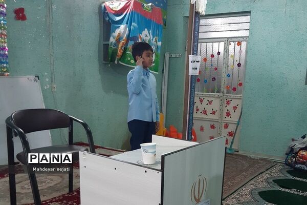 آموزش و برگزاری نماز جماعت در دبستان ارشاد رودهن