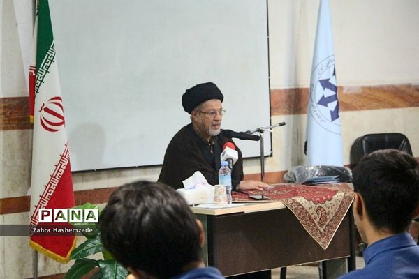 نشست مجمع استعدادهای درخشان شهید‌بهشتی ناحیه یک شهرری