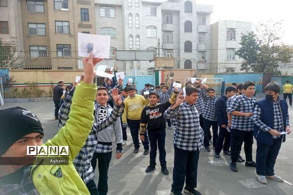 برگزاری انتخابات شورای دانش‌آموزی دبیرستان حر بن ریاحی منطقه ۱۳