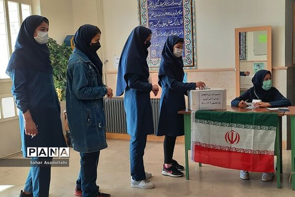 برگزاری انتخابات شورای دانش‌آموزی در دماوند