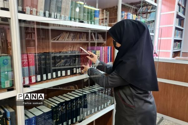 حال و هوای هفته کتاب و کتابخوانی در دبیرستان فرهنگ دختران منطقه ۱۳