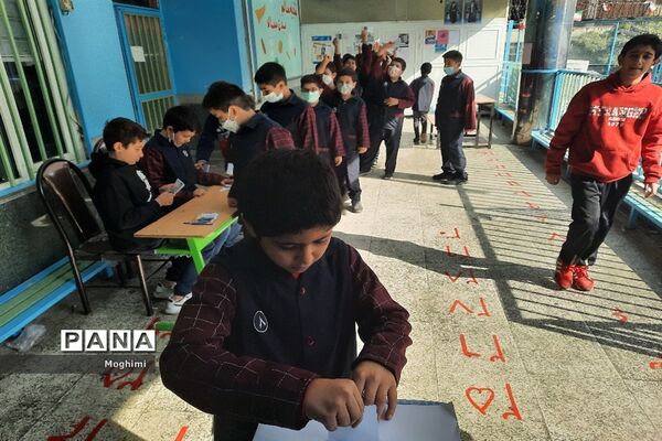 برگزاری انتخابات شورای دانش‌آموزی دبستان میرمطهری منطقه ۱۳