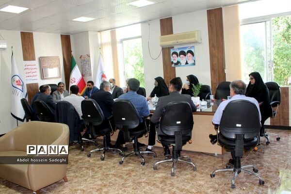 جلسه شورای برنامه‌ریزی اردوگاه‌های دانش‌آموزی استان بوشهر