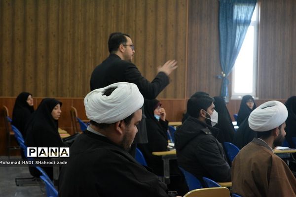 اولین جلسه توجیهی مربیان طرح امین و سرباز طلبه‌ها