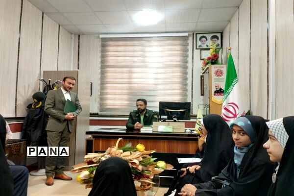 دیدار معتمدین و اعضای کانون فرهنگی هنری شهدا مسجد ترک آباد با کارکنان کلانتری ۱۳ علوی کاشان