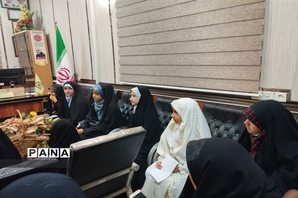 دیدار معتمدین و اعضای کانون فرهنگی هنری شهدا مسجد ترک آباد با کارکنان کلانتری ۱۳ علوی کاشان