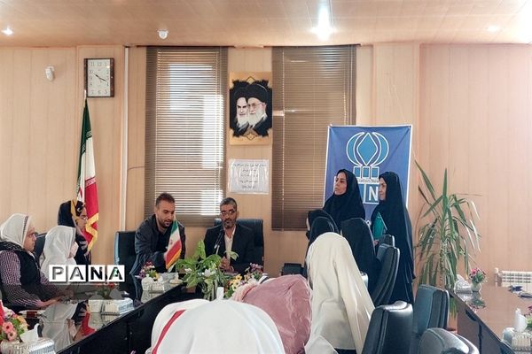 جلسه مدیر سازمان دانش‌آموزی استان اصفهان با خبرنگاران خبرگزاری پانای شهرستان فلاورجان