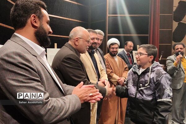 رونمایی از 38 عنوان کتاب دانش‌آموزی در دماوند