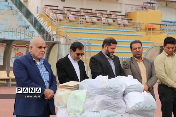 آیین اهدای لباس تیم‌های ورزشی جام پرچم در ورزشگاه شهید بهشتی بوشهر