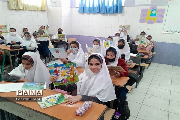 برگزاری مراسم هفته کتابخوانی در مدرسه توفیق رباط‌کریم