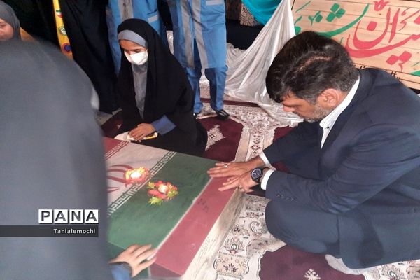 تجدید میثاق دانش‌آموزان مدرسه پاینده ناحیه یک اهواز با آرمان‌های شهدا