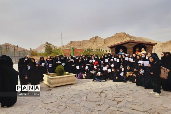 اردوی دانش‌آموزان شاهد رضویان قم در باغ پرندگان