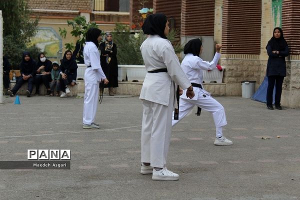 برگزاری المپیاد ورزشی درون مدرسه‌ای در دبیرستان شهید‌خدابخشی قم