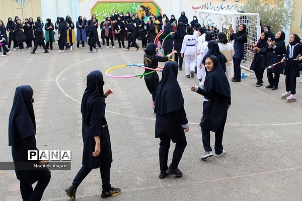 برگزاری المپیاد ورزشی درون مدرسه‌ای در دبیرستان شهید‌خدابخشی قم