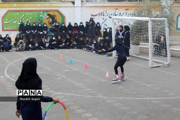برگزاری المپیاد ورزشی درون مدرسه‌ای در دبیرستان شهید‌خدابخشی قم