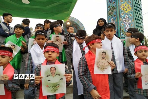 اجرای سرود رفیق شهیدم توسط دانش‌آموزان پسر مدارس شهرستان شاهین‌شهر