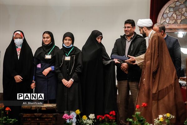 آیین اختتامیه پنجمین دوره جشنواره دانایی توانایی