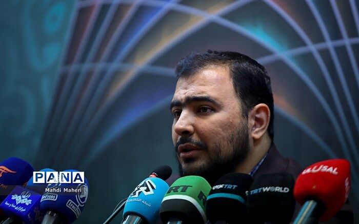 آذرپندار: نمی‌گذاریم کسی به‌دلیل کمبود امکانات از فیلم‌سازی جا بماند