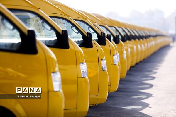 رونمایی از تاکسی‌ ون‌های جدید شهرداری تهران