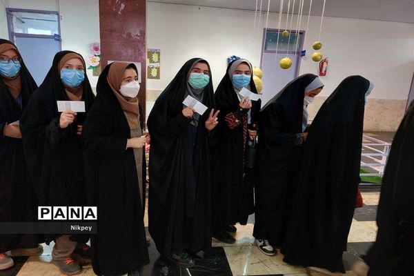 برگزاری انتخابات شورای دانش‌آموزی در دبیرستان شاهد حجاب منطقه ۱۳