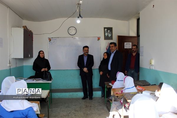 حضور سرزده نماینده مجلس شورای اسلامی از مدارس ناحیه دو ساری